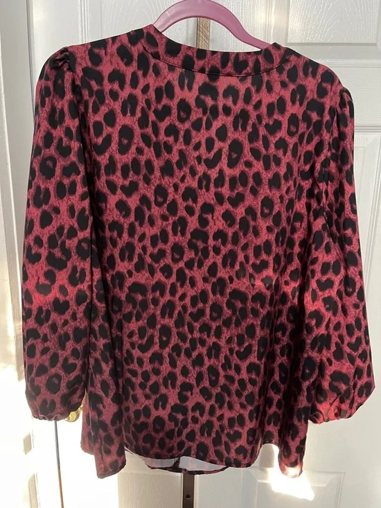 SHEIN Red and Black Leopard Print V-Neck Blouse - Picture 3 of 3